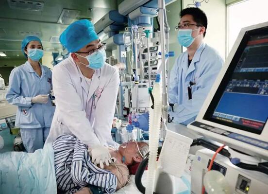 論ICU病房，對(duì)講機(jī)通信撐起救援“生命線”